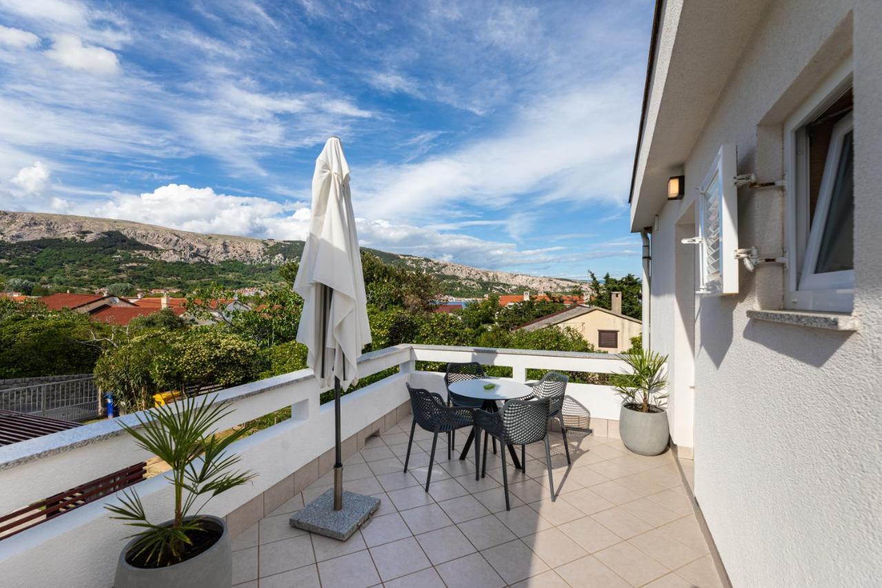 Happy Apartments Baska Exterior foto