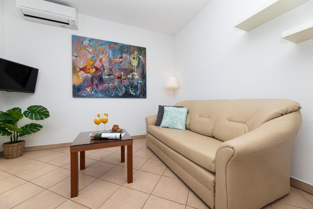 Happy Apartments Baska Exterior foto
