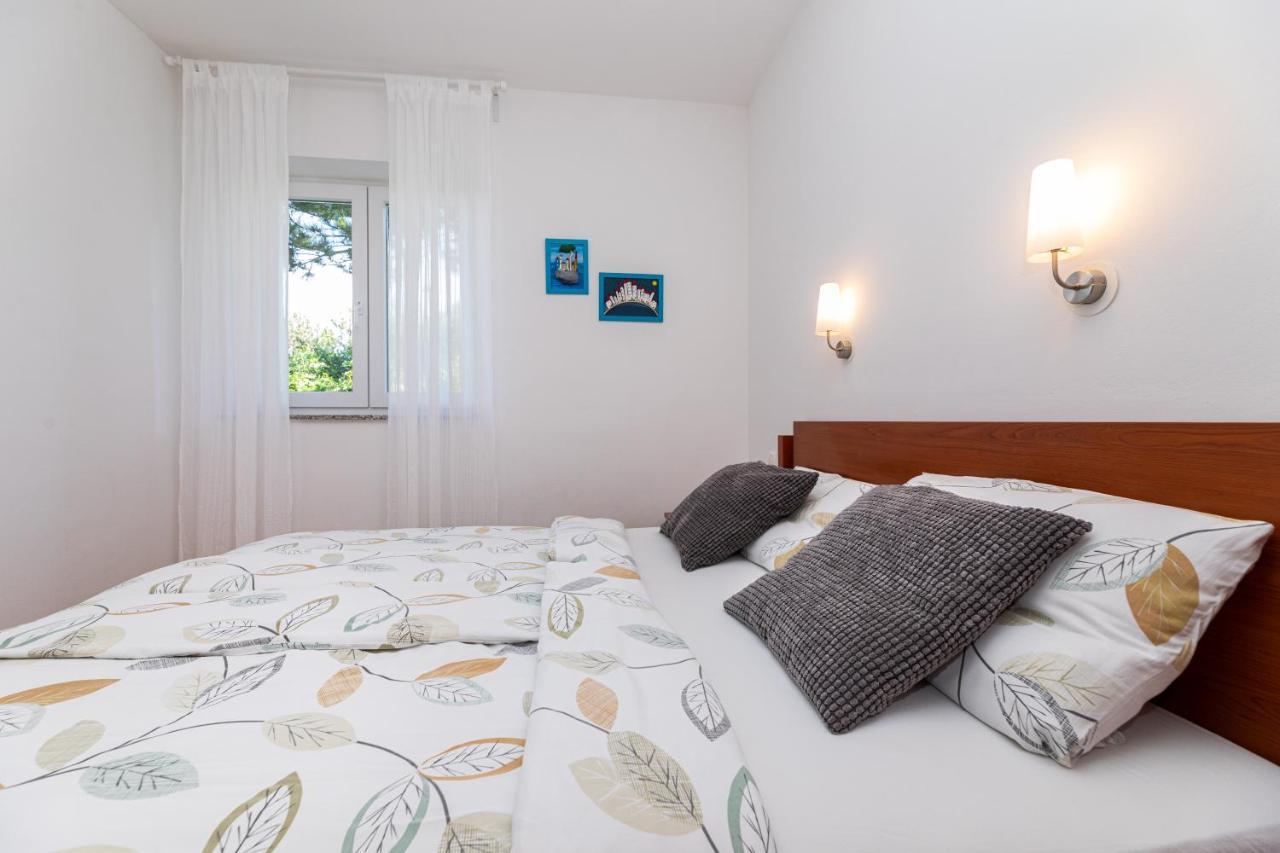 Happy Apartments Baska Exterior foto